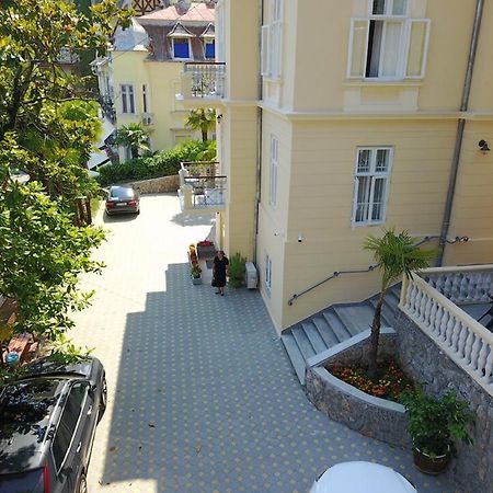 Apartments Villa Atta Опатия Экстерьер фото