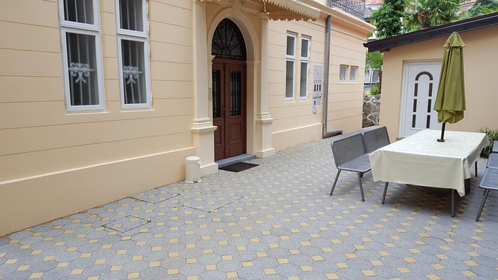 Apartments Villa Atta Опатия Экстерьер фото