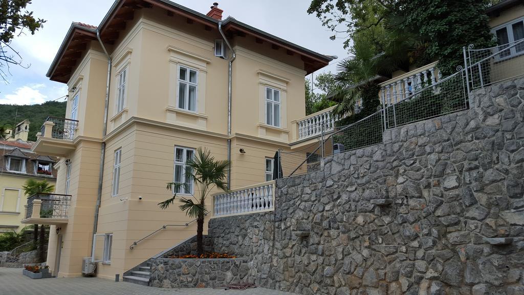 Apartments Villa Atta Опатия Экстерьер фото