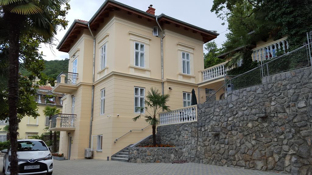 Apartments Villa Atta Опатия Экстерьер фото